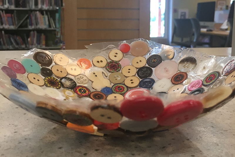 Bowl from buttons